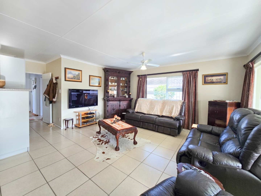 4 Bedroom Property for Sale in Stilbaai Wes Western Cape